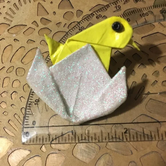 🐣Chick/Egg 💛✨Brooch/Pin ✨ Origami/handcrafted piece ✨ - Picture 4 of 4
